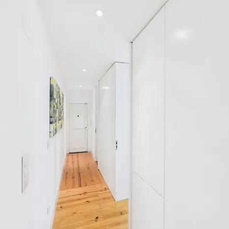 Bright 1br W/ Ac In Historic Alfama | By Airnest Appartamento