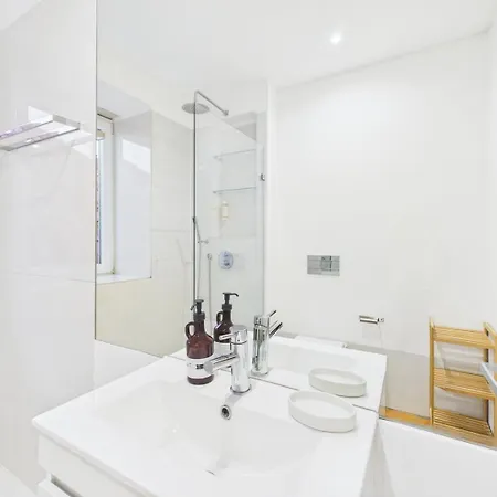 Bright 1br W/ Ac In Historic Alfama | By Airnest Appartamento *